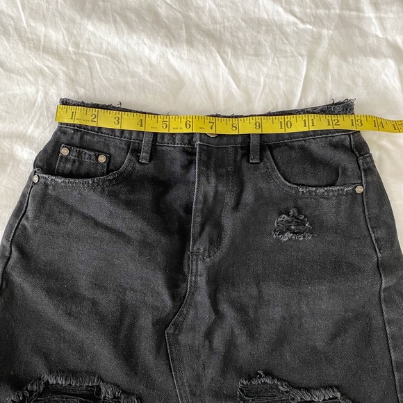 2/$40💜 CLOSET CLEAN OUT: Missguided denim skirt with rips - Picture 3 of 9